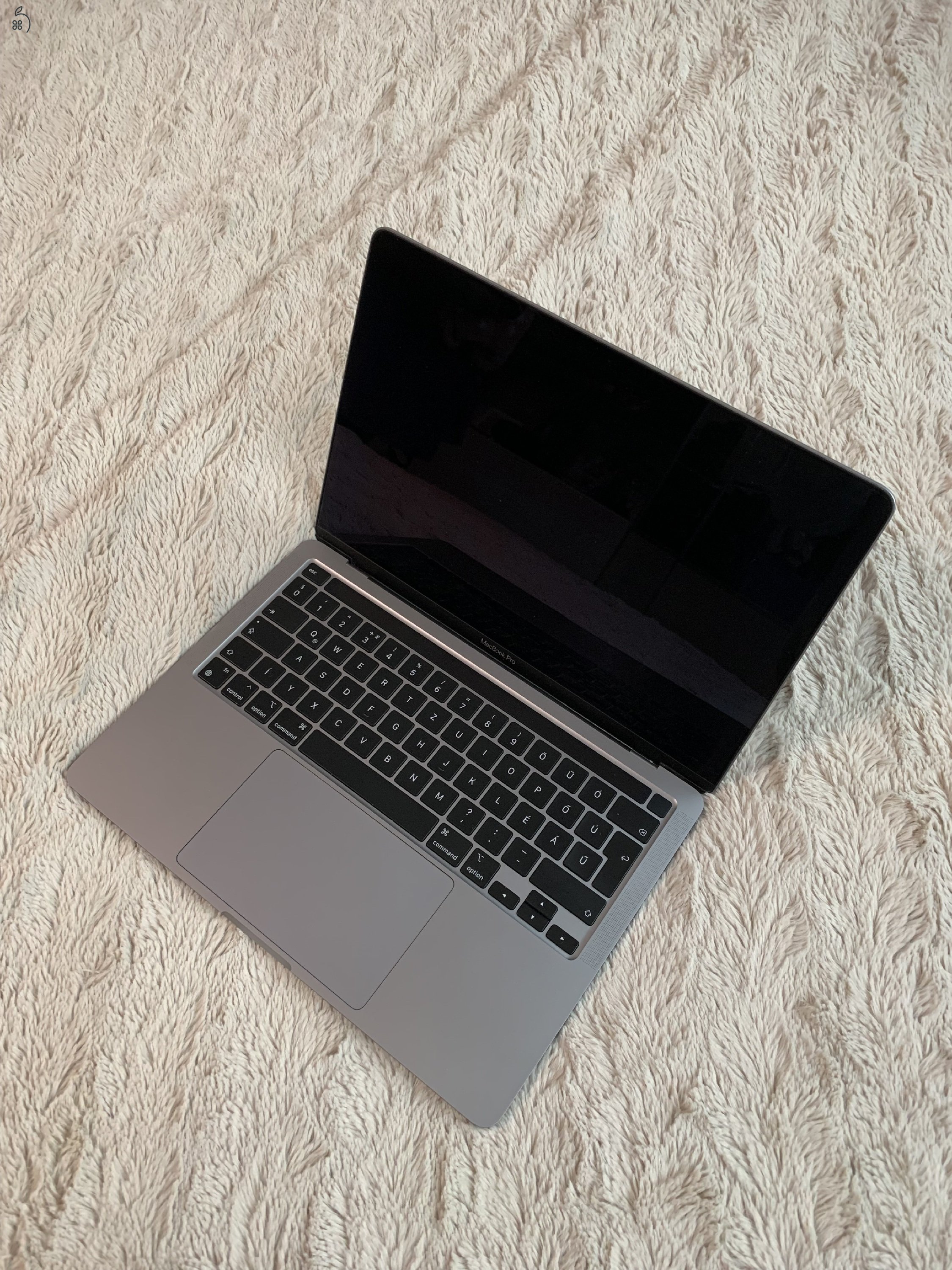 Macbook Pro M1 13” 2020 - magyar, újszerű 8gb / 256gb