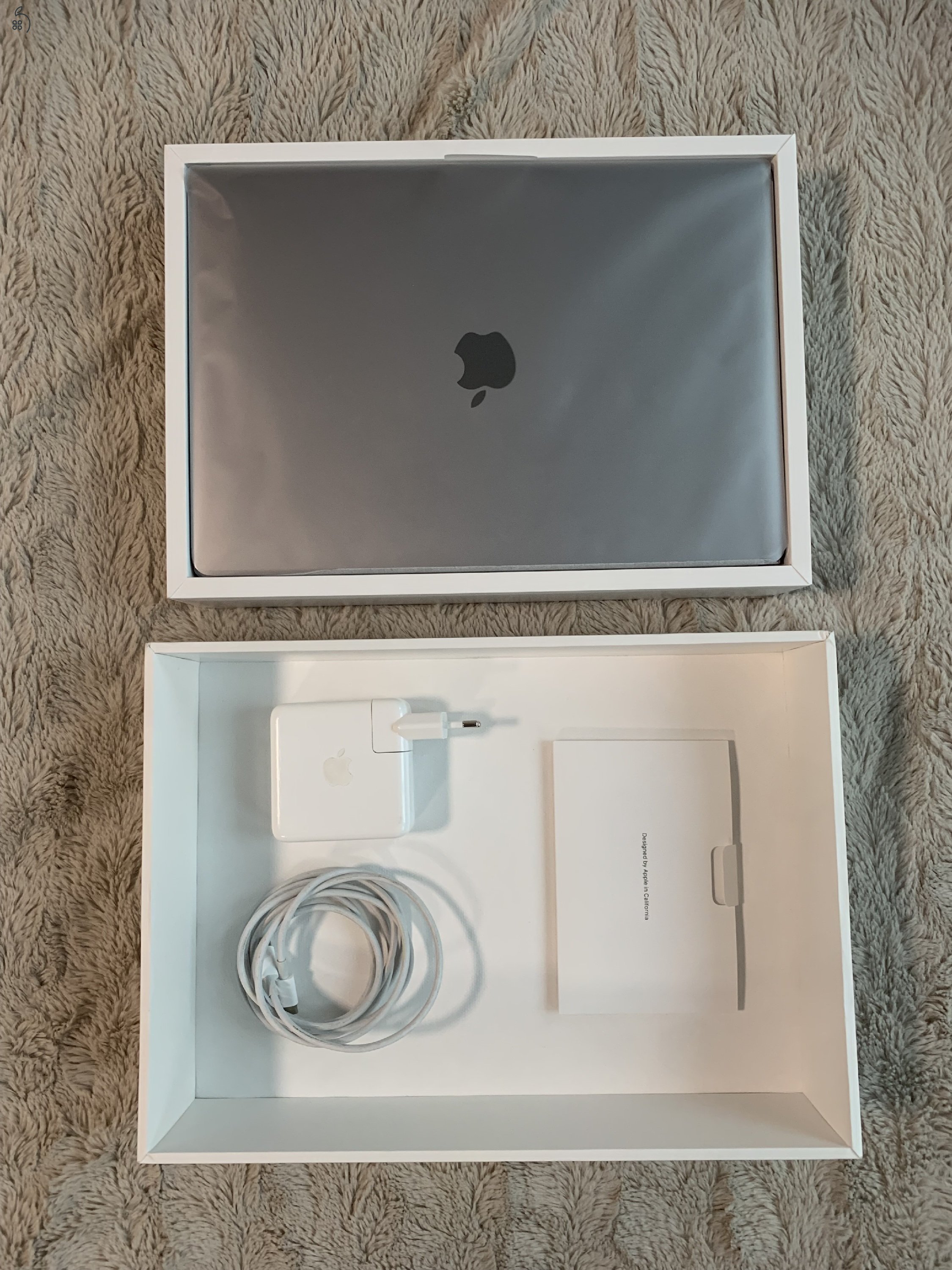 Macbook Pro M1 13” 2020 - magyar, újszerű 8gb / 256gb