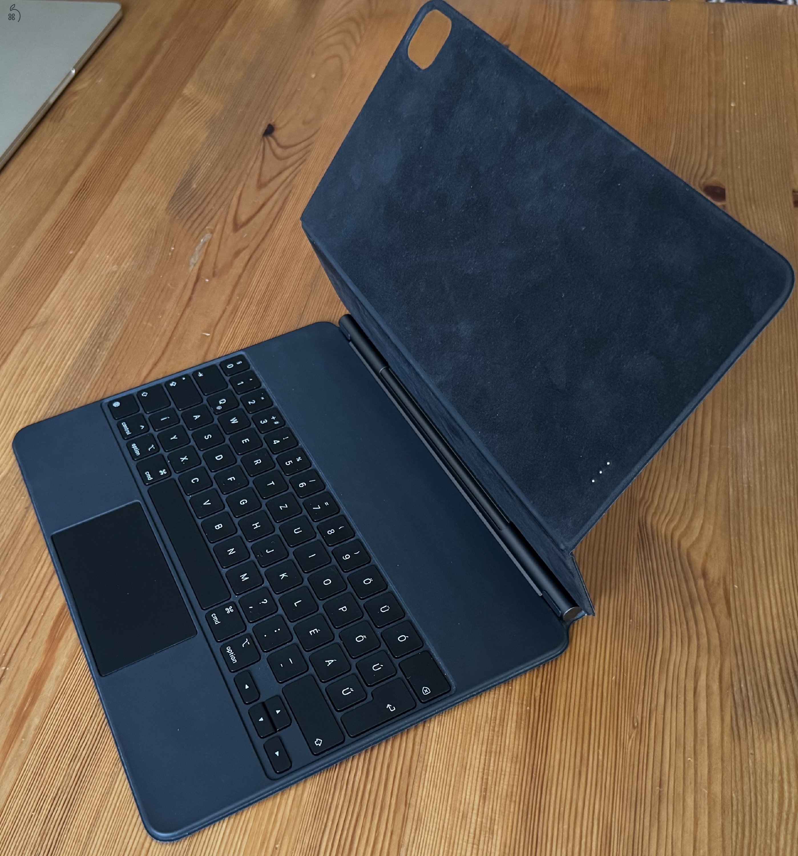 Apple Magic Keyboard (magyar) 12.9-inches iPad Pro (4/5/6)-hoz