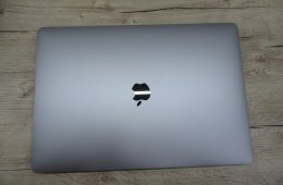 Apple Retina Macbook Pro 16 - 2019 - Használt, megkímélt