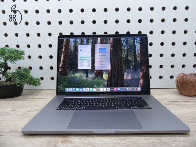 Apple Retina Macbook Pro 16 - 2019 - Használt, megkímélt