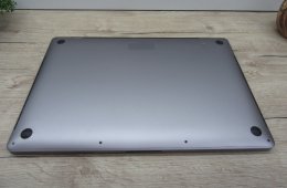 Apple Retina Macbook Pro 16 - 2019 - Használt, megkímélt