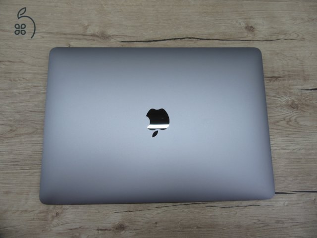 Apple Macbook Air 13 M1 - 2020 - Használt, szép állapot