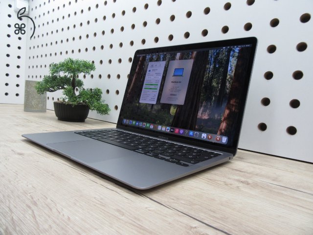 Apple Macbook Air 13 M1 - 2020 - Használt, szép állapot