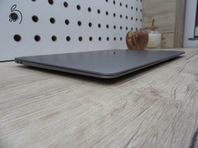 Apple Macbook Air 13 M1 - 2020 - Használt, megkímélt