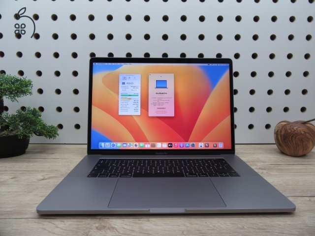  Apple Retina Macbook Pro 15 Touchbar - 2017 - Használt, megkímélt 