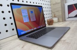  Apple Retina Macbook Pro 15 Touchbar - 2017 - Használt, megkímélt 