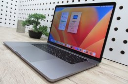  Apple Retina Macbook Pro 15 Touchbar - 2017 - Használt, megkímélt 