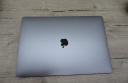  Apple Retina Macbook Pro 15 Touchbar - 2017 - Használt, megkímélt 