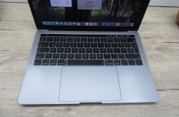 Apple Retina Macbook Pro 13 Touchbar - 2019 - Használt, megkímélt