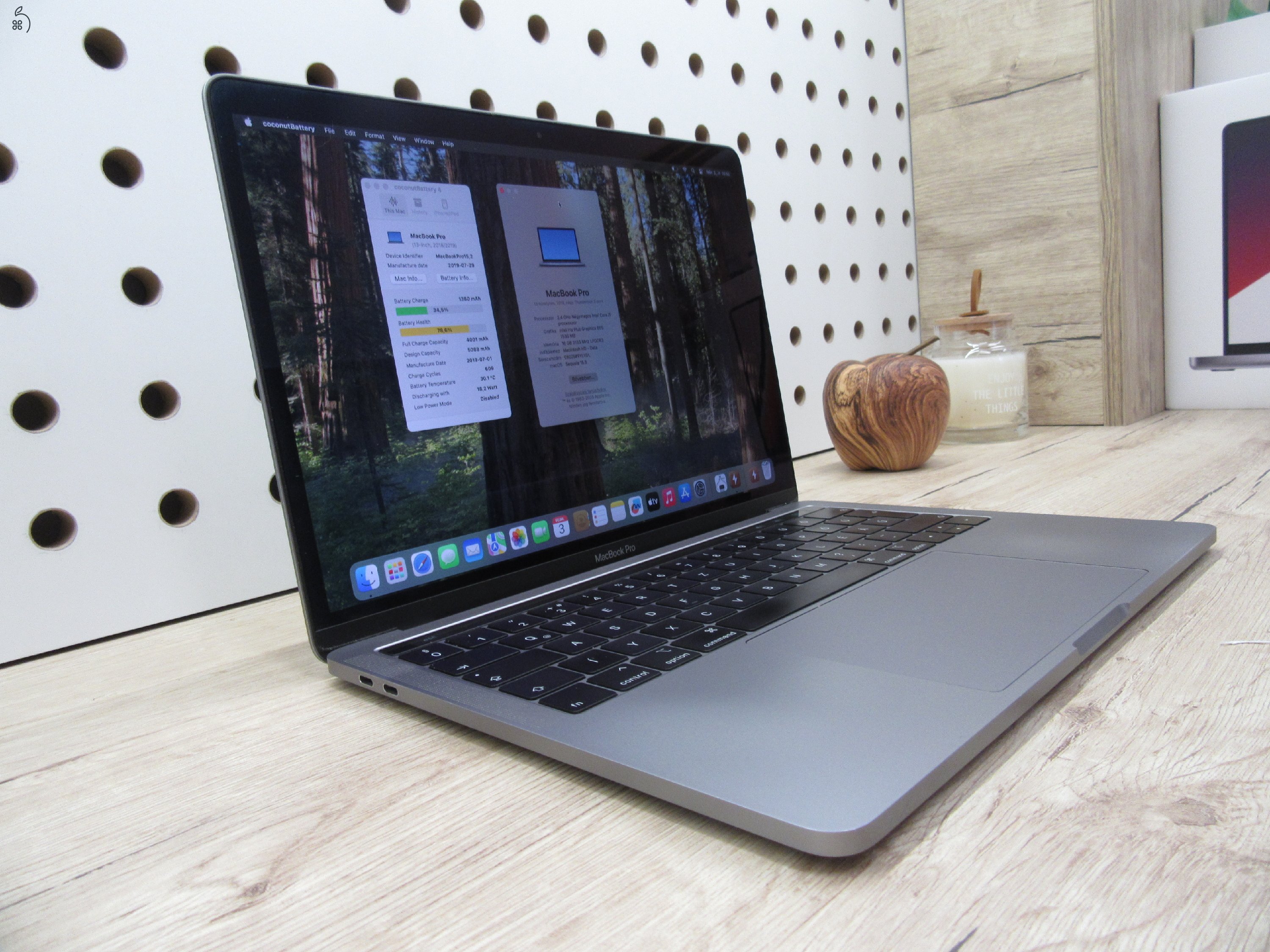 Apple Retina Macbook Pro 13 Touchbar - 2019 - Használt, megkímélt