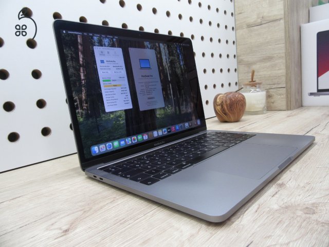 Apple Retina Macbook Pro 13 Touchbar - 2019 - Használt, megkímélt