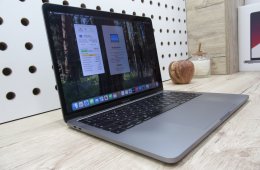 Apple Retina Macbook Pro 13 Touchbar - 2019 - Használt, megkímélt