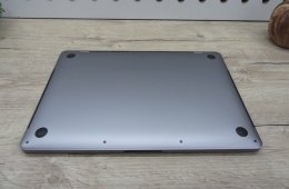 Apple Retina Macbook Pro 13 Touchbar - 2019 - Használt, megkímélt