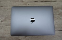 Apple Retina Macbook Pro 13 Touchbar - 2019 - Használt, megkímélt