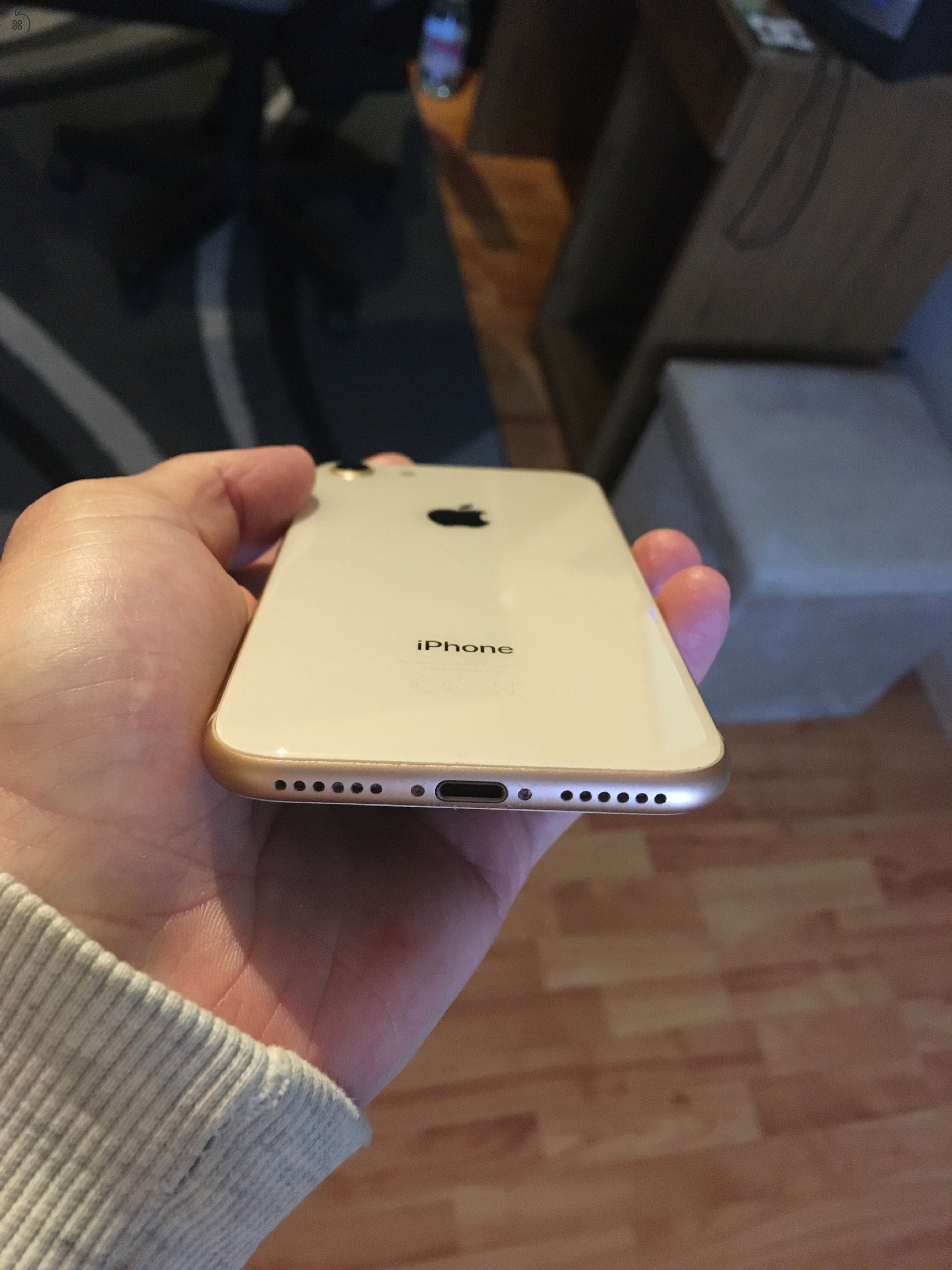 iPhone 8 /64gb / független 10/10