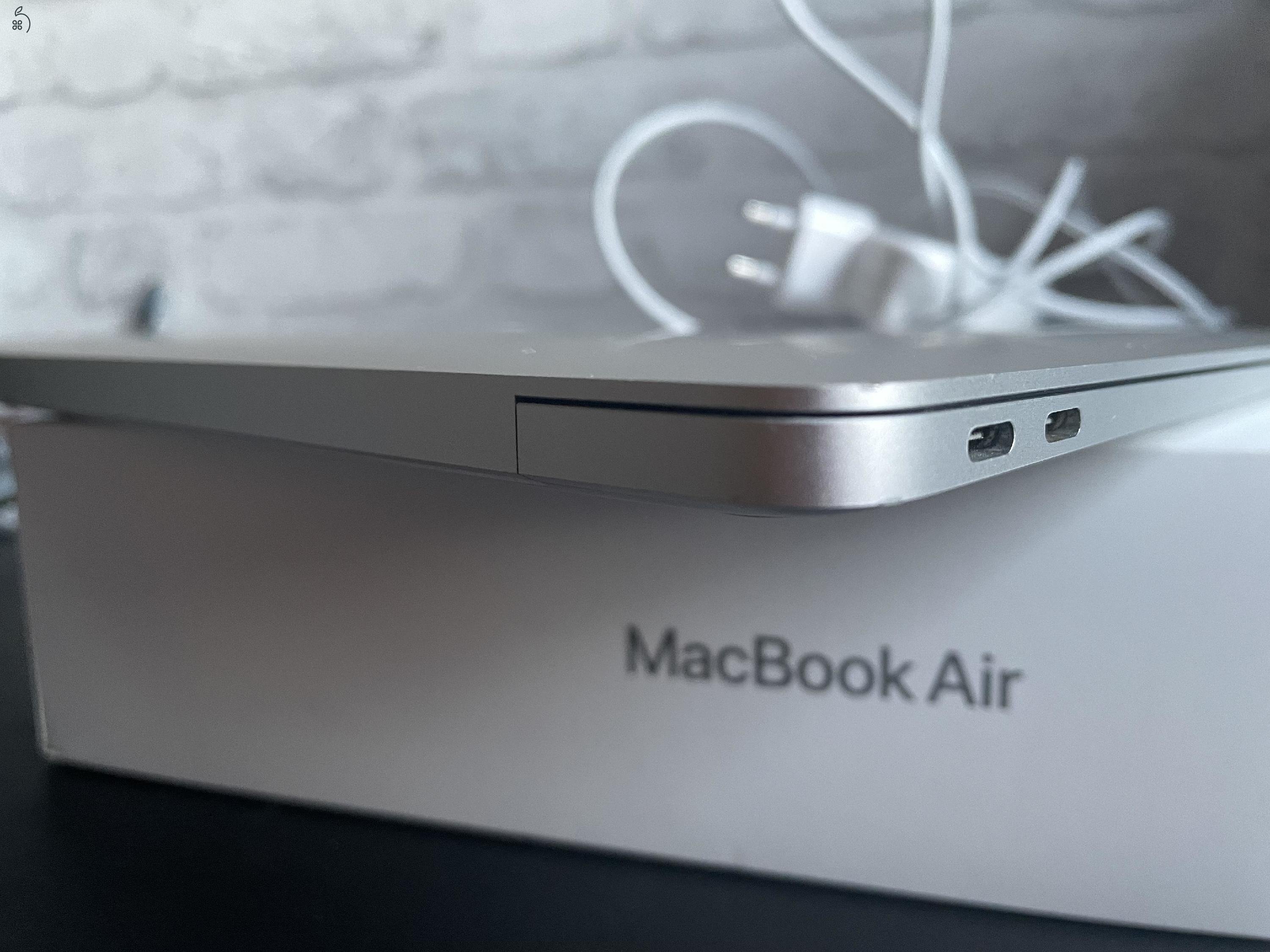 2020 Macbook M1 Air 13