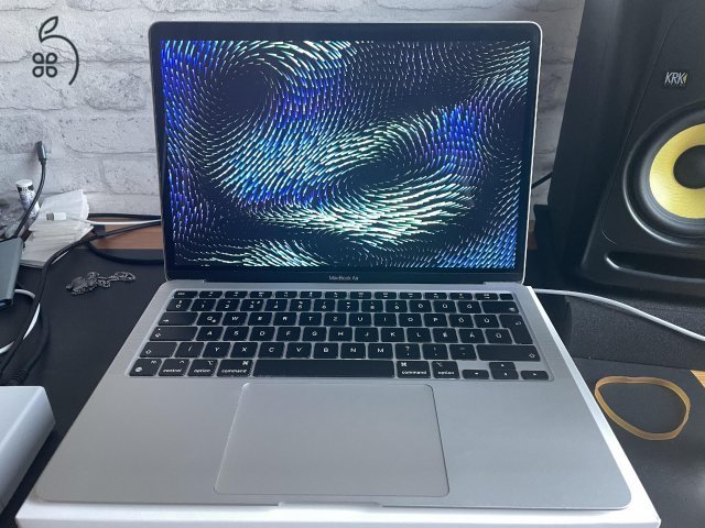 2020 Macbook M1 Air 13