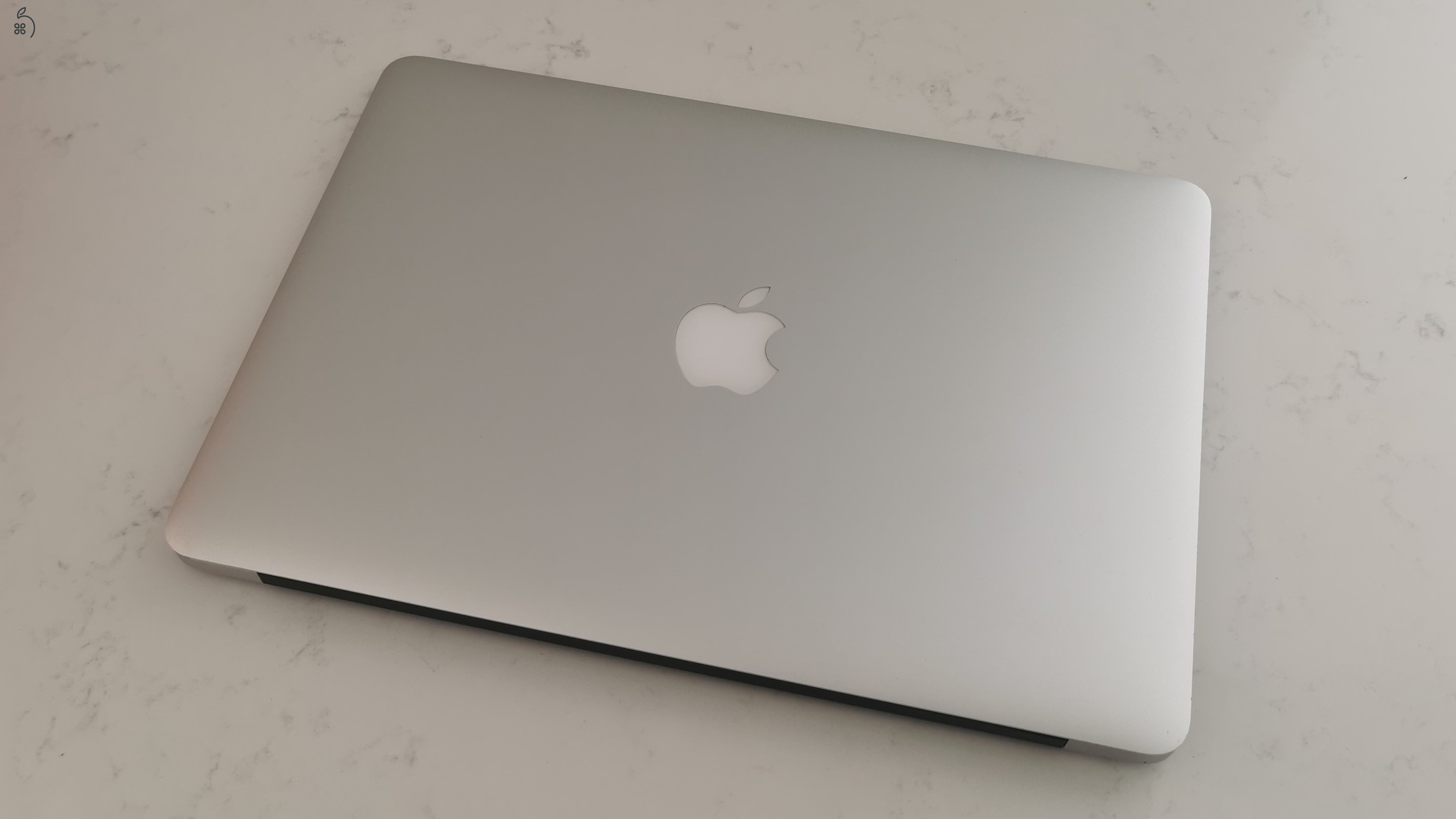 MacBook Air 13 vadonatúj akkumulátorral