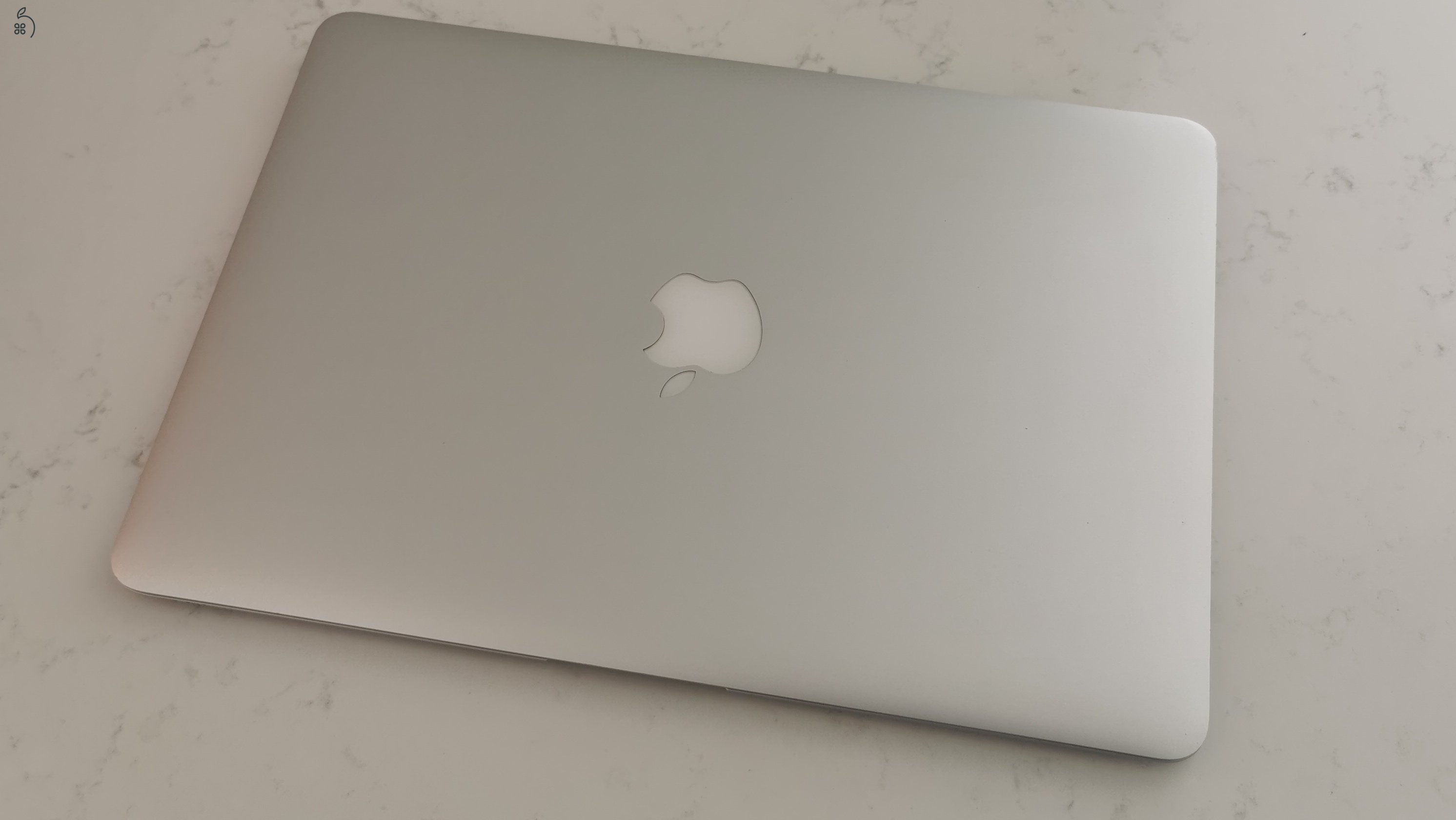 MacBook Air 13 vadonatúj akkumulátorral