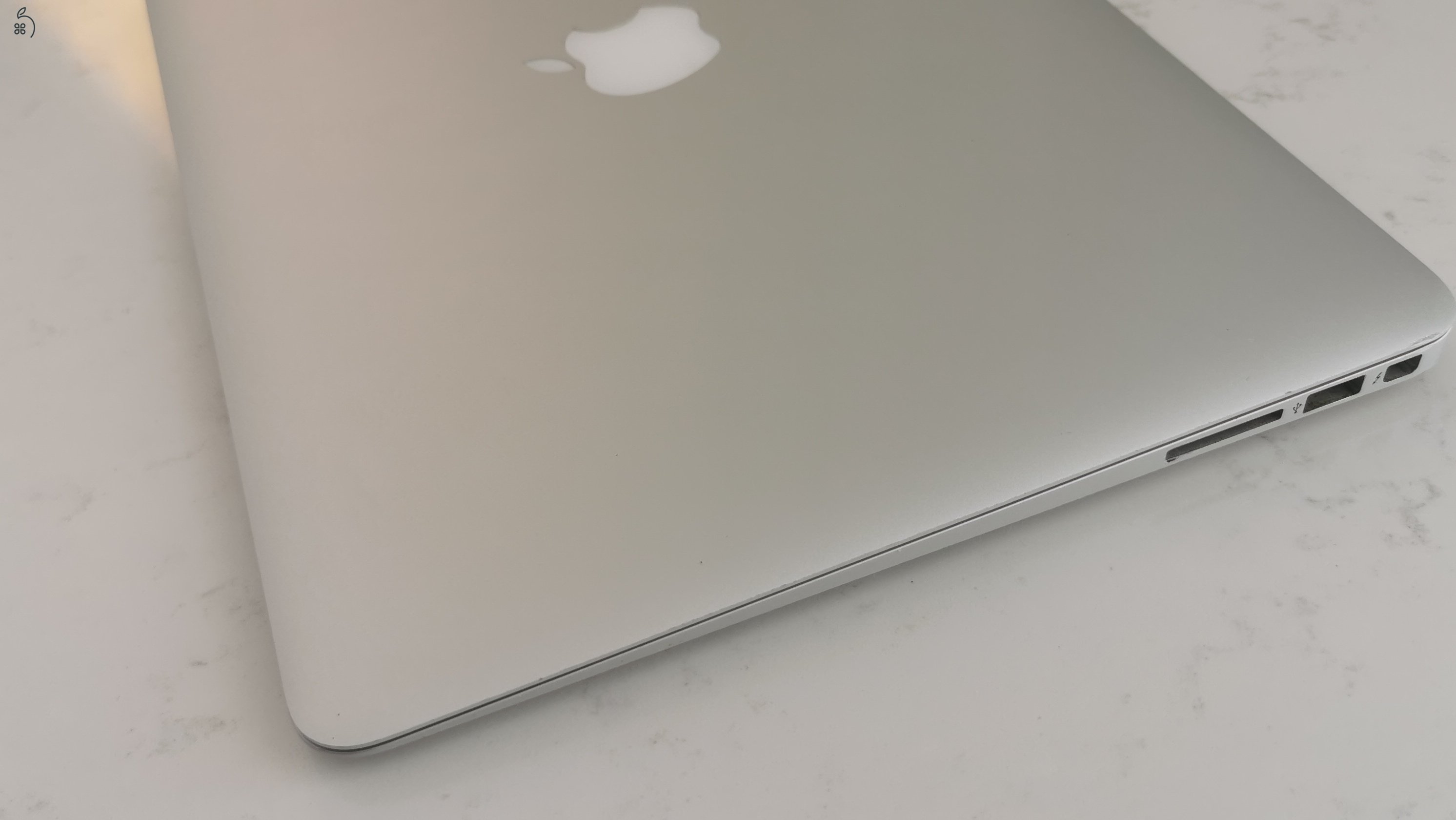 MacBook Air 13 vadonatúj akkumulátorral