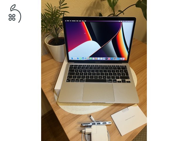 Apple MacBook Air M1 13,3 8GB/256GB SSD + Ajándék Ugreen USB-C HUB