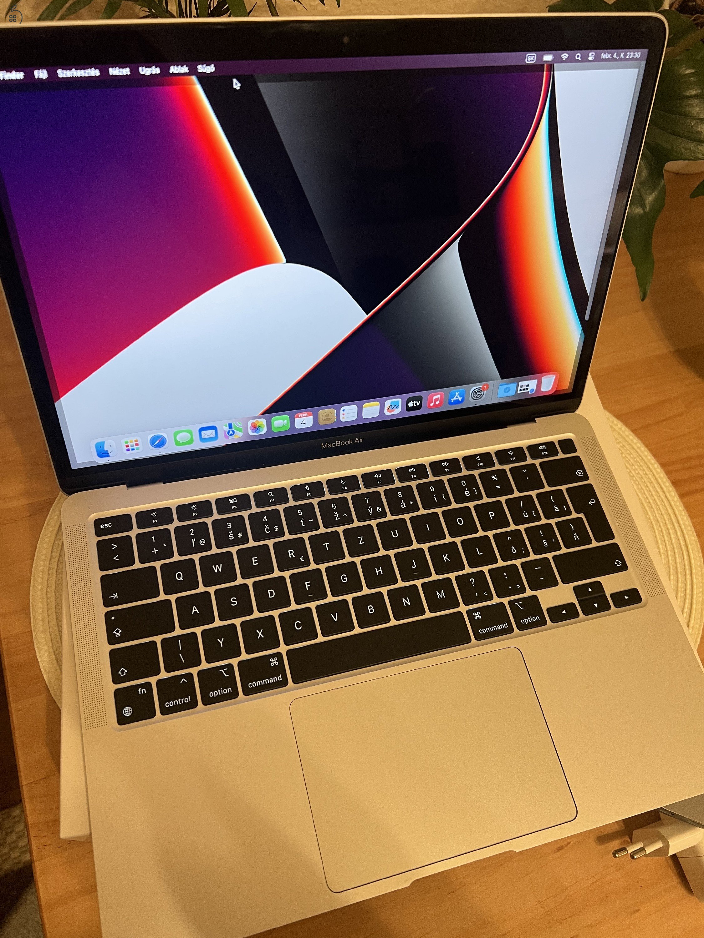 Apple MacBook Air M1 13,3 8GB/256GB SSD + Ajándék Ugreen USB-C HUB