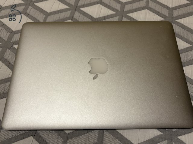 Macbook Air 2017, nagyon szép, új akksival!