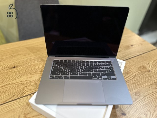 4 hónapos Magyar MacBook Air M3 15