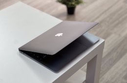 Hibátlan MacBook Air 2020 13 256GB 2 ÉV Garanciával Számlával