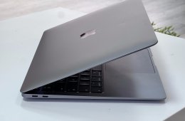 Hibátlan MacBook Air 2020 13 256GB 2 ÉV Garanciával Számlával