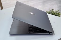 Hibátlan MacBook Air 2020 13 256GB 2 ÉV Garanciával Számlával