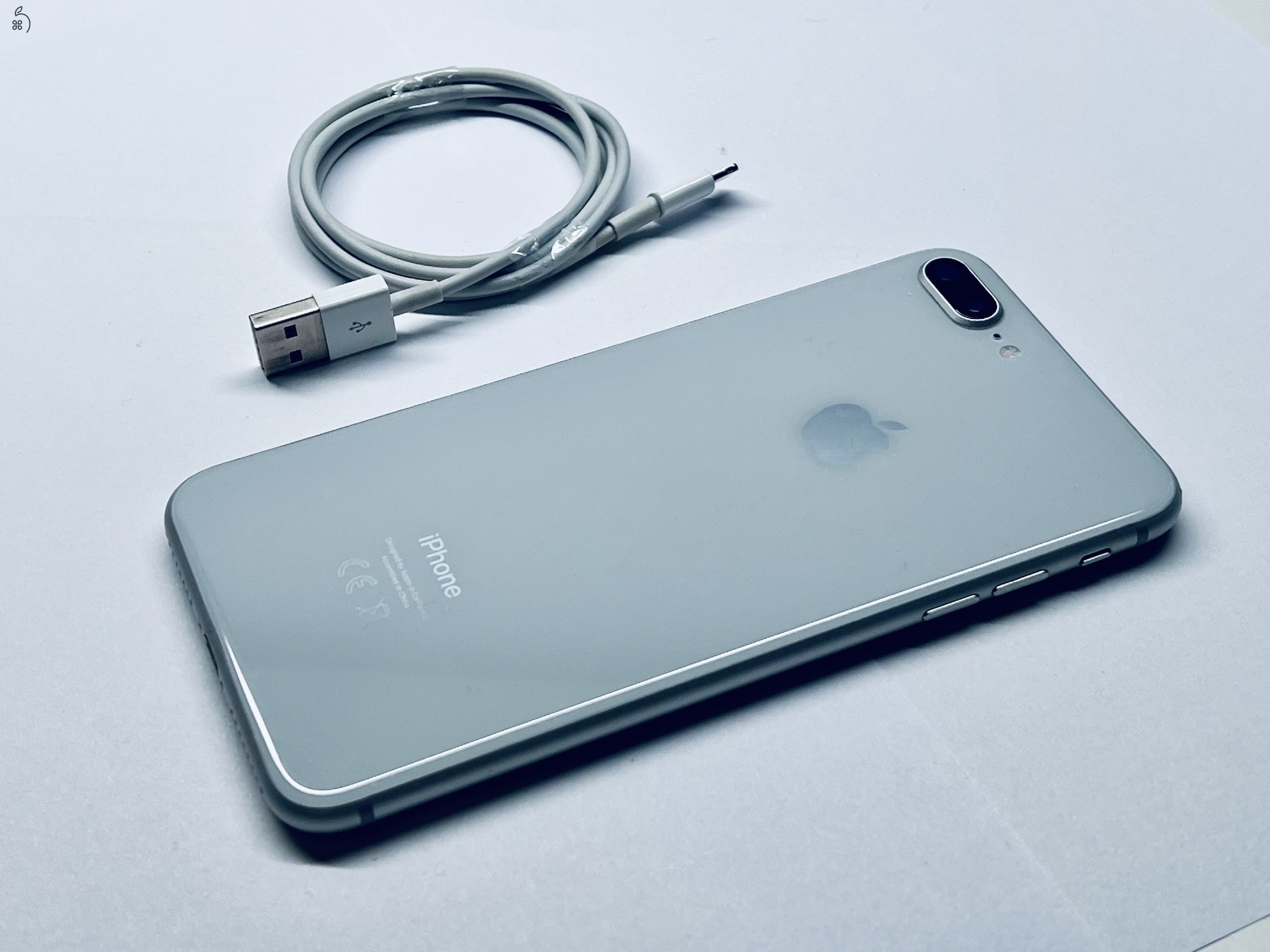 Független iPhone 8 Plus Silver 256GB 100%