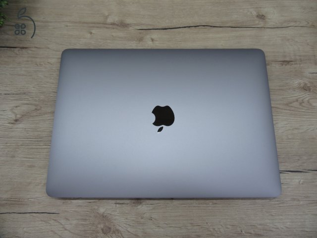  Apple Macbook Pro 13 M1 Touchbar - 2020 - Használt, megkímélt 