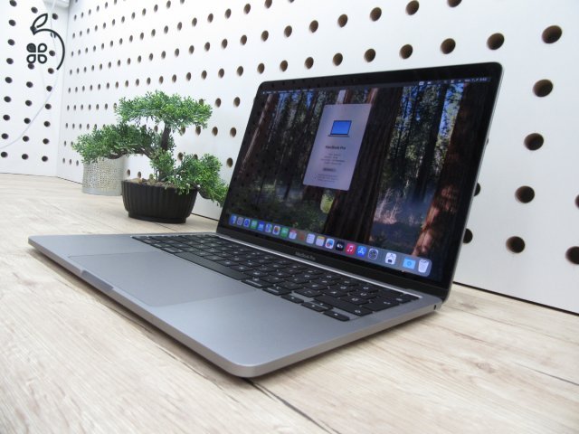  Apple Macbook Pro 13 M1 Touchbar - 2020 - Használt, megkímélt 