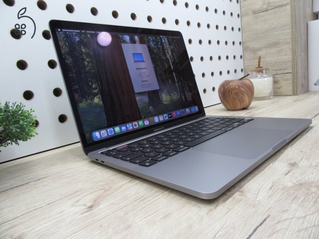  Apple Macbook Pro 13 M1 Touchbar - 2020 - Használt, megkímélt 