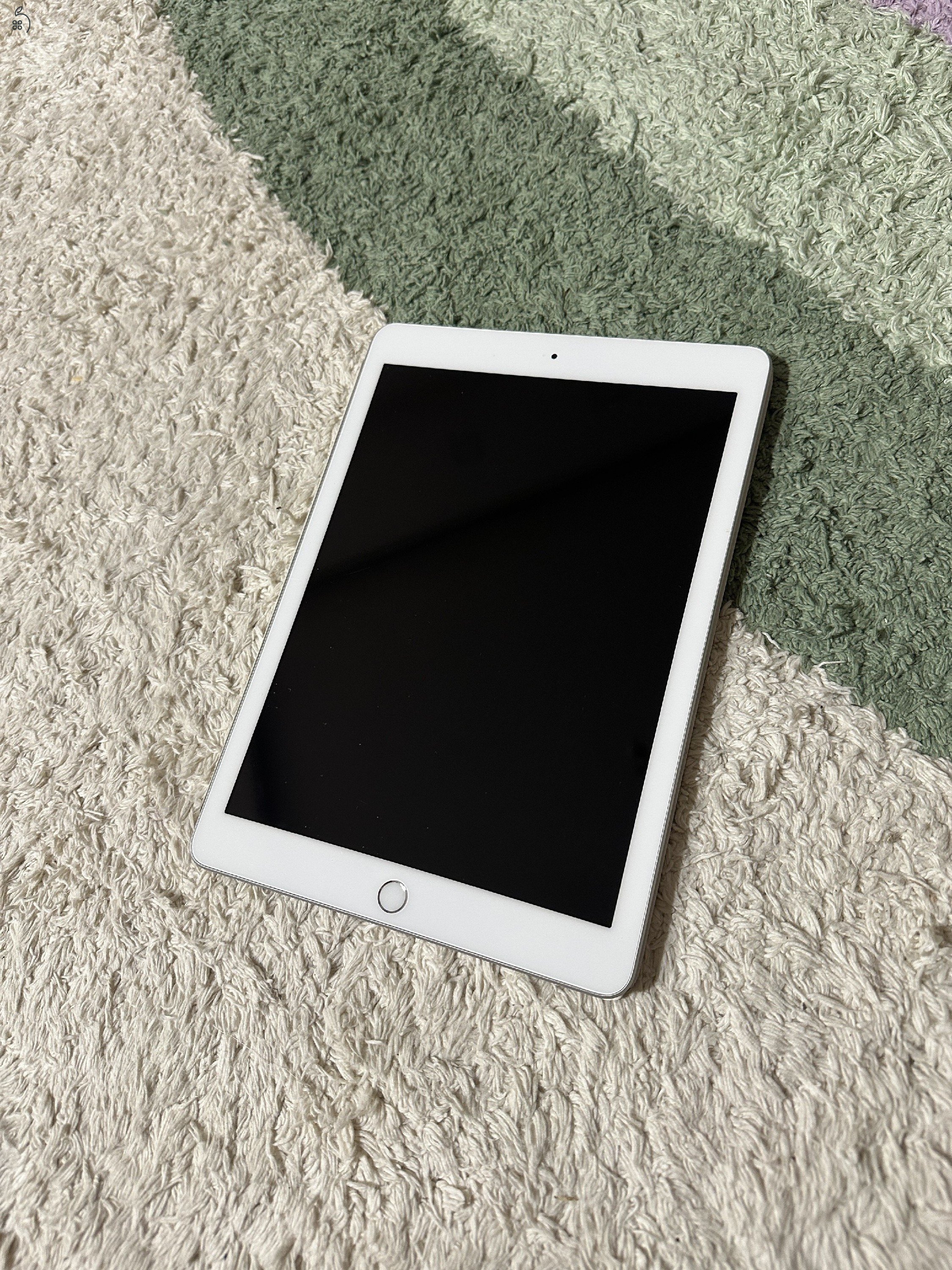 iPad 6th gen 32 GB használt