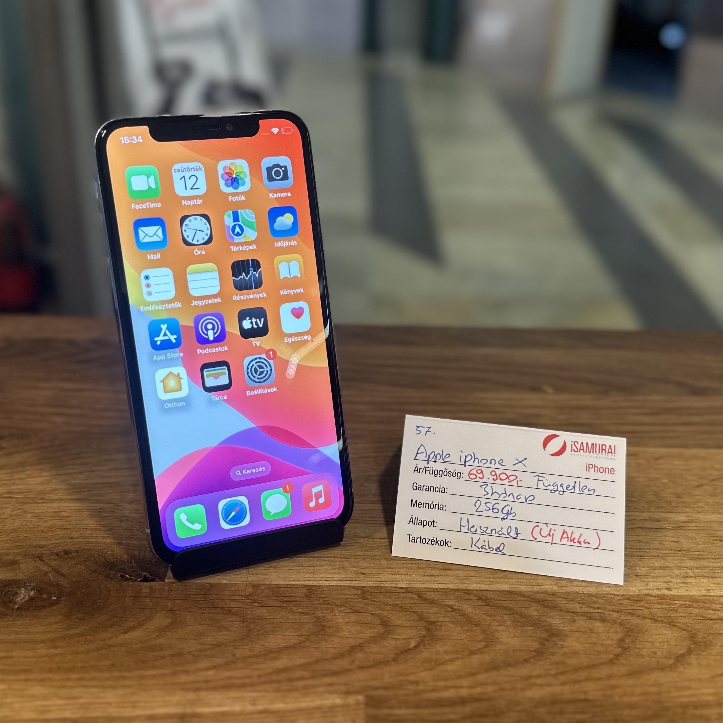 57. Apple iPhone X -256 GB - Ezüst - Független - ÚJ AKKU