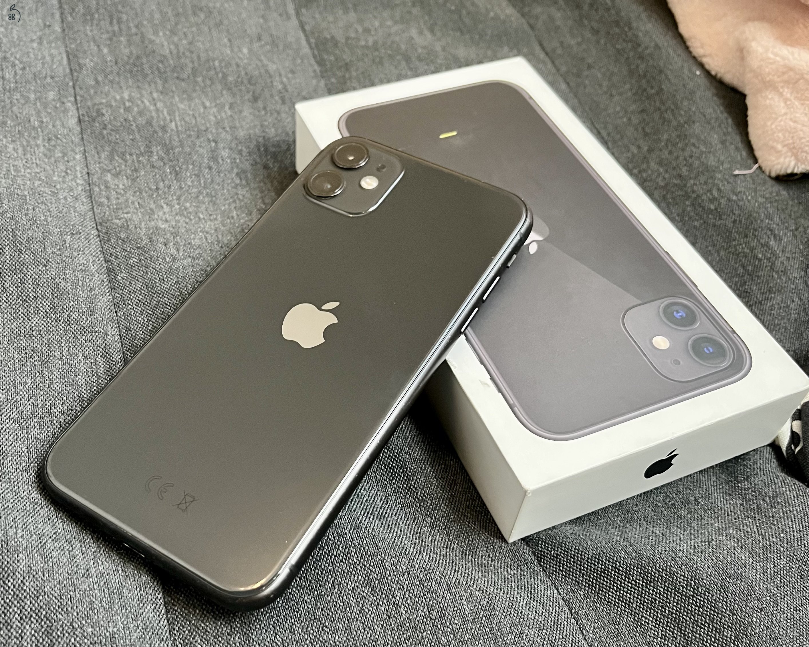 Eladó iPhone 11 64GB Dobozában.