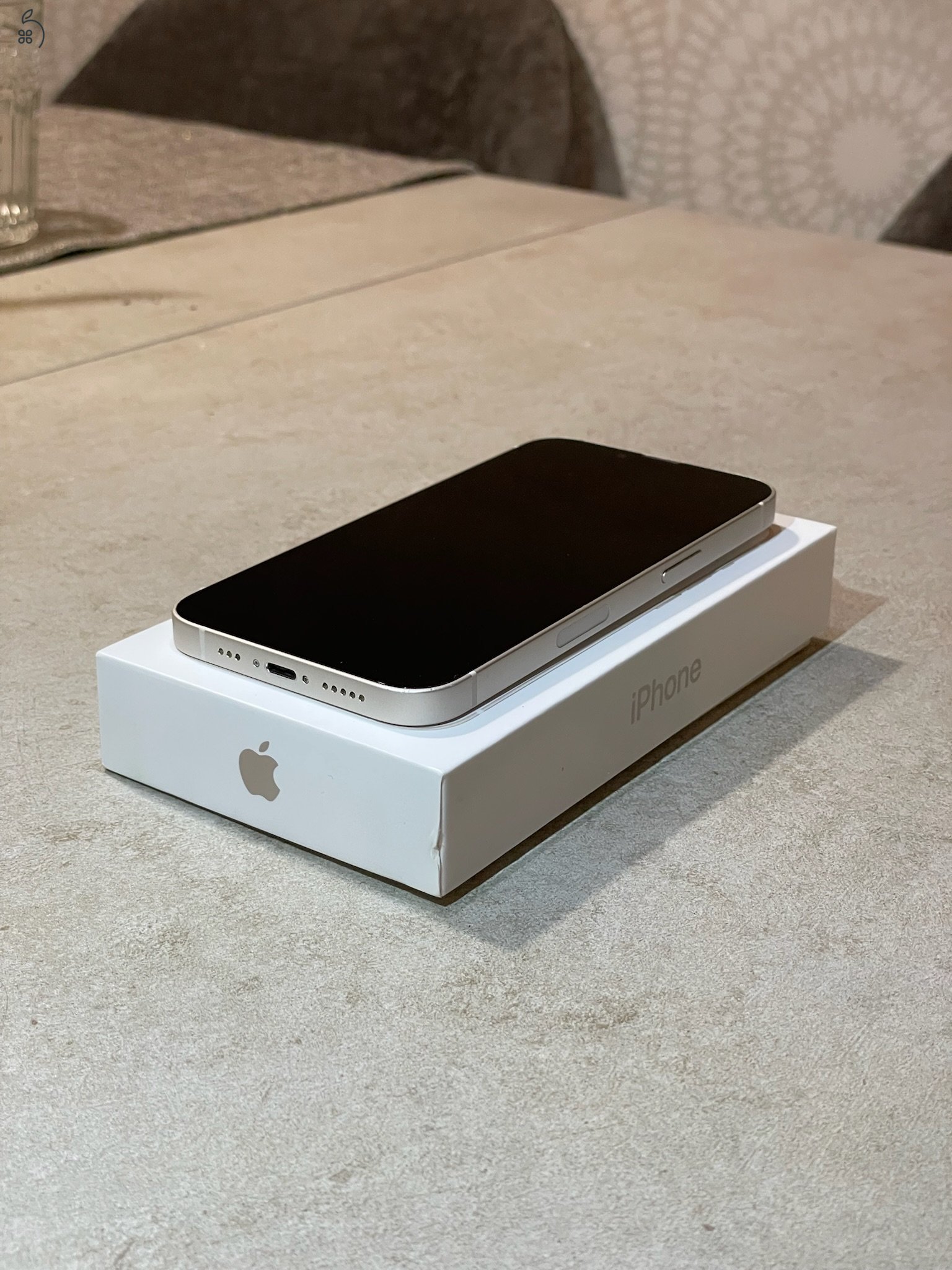 Eladó kiváló állapotú Iphone 13 128 gb