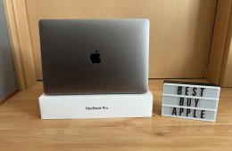 2019 MacBook Pro 13 TB / i5 2.4 GHz / 8GB / 256GB SSD / Magyar / Space Gray / Új Aksival ! ! !