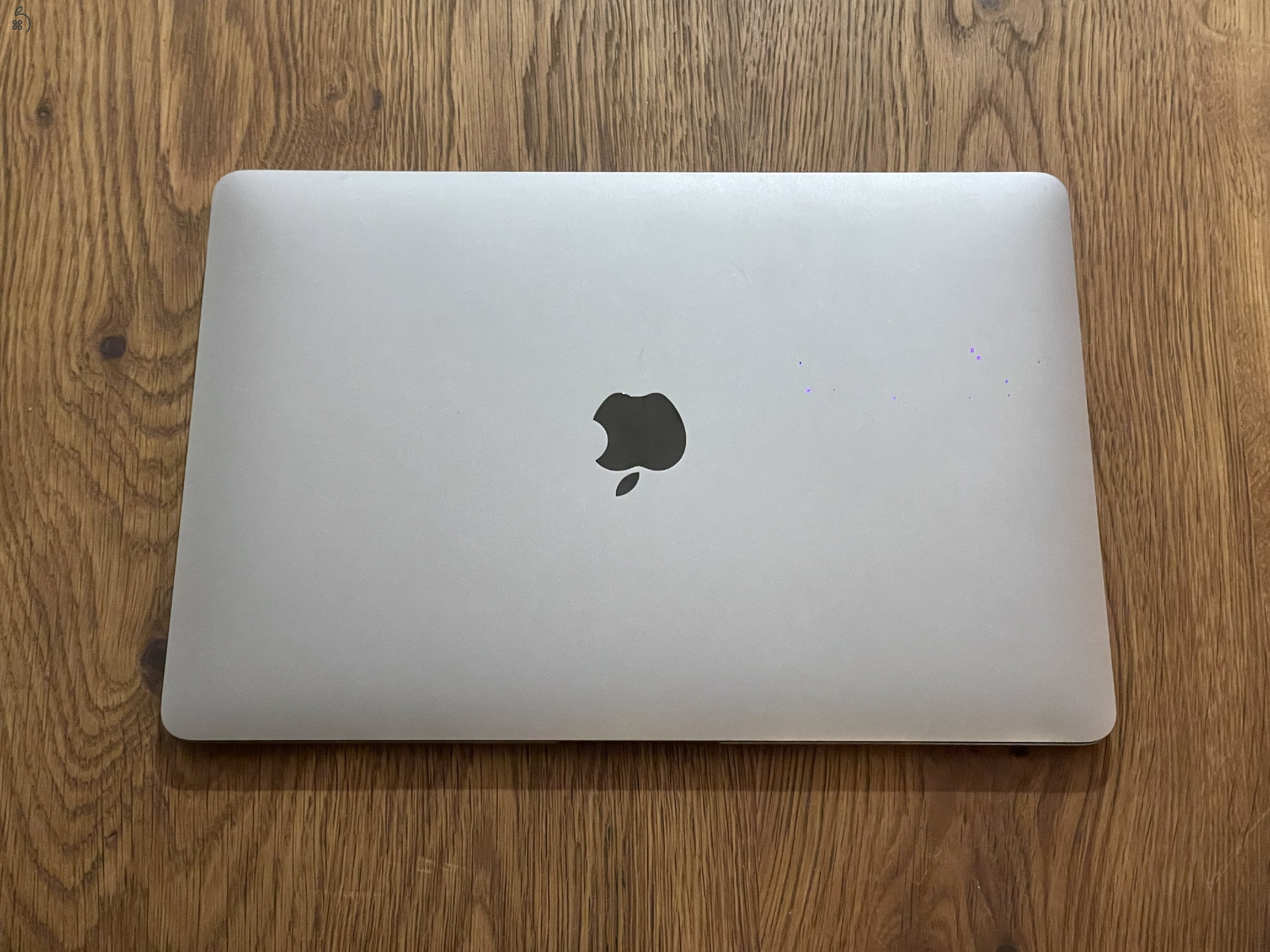 Macbook Air 13” 2018 + billentyűzet + usb-c hub