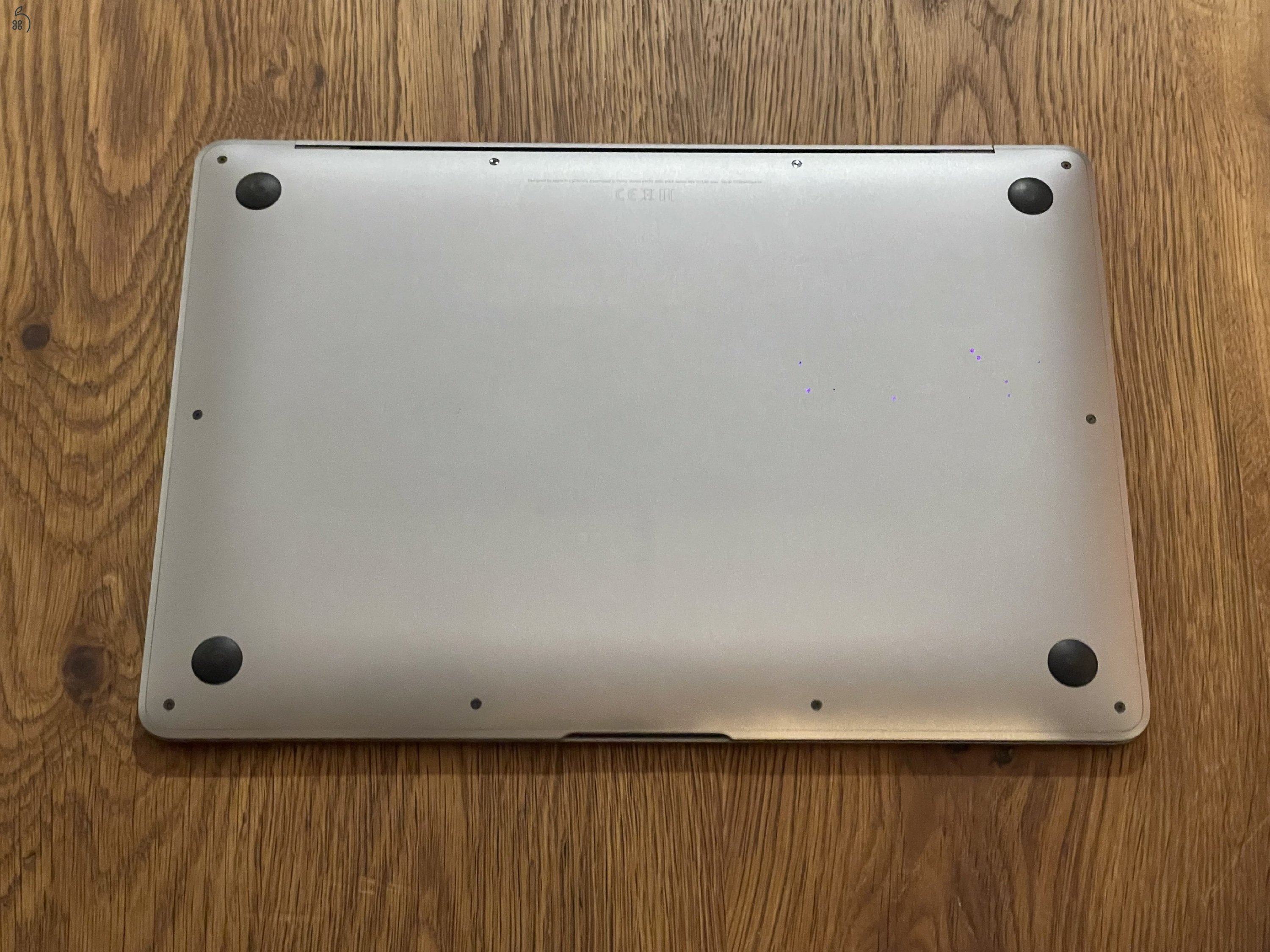 Macbook Air 13” 2018 + billentyűzet + usb-c hub