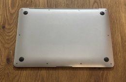 Macbook Air 13” 2018 + billentyűzet + usb-c hub