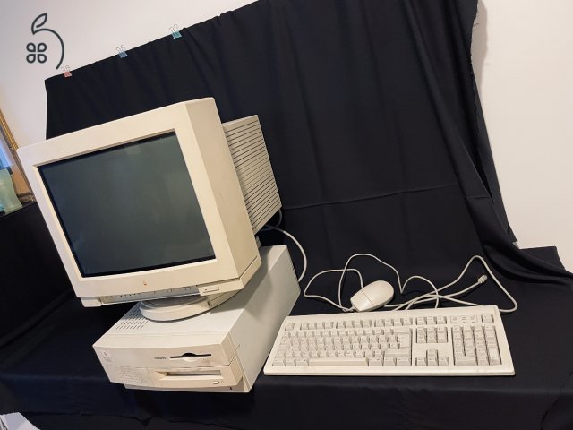 Power Macintosh7100/66av + apple multiple scan display 17