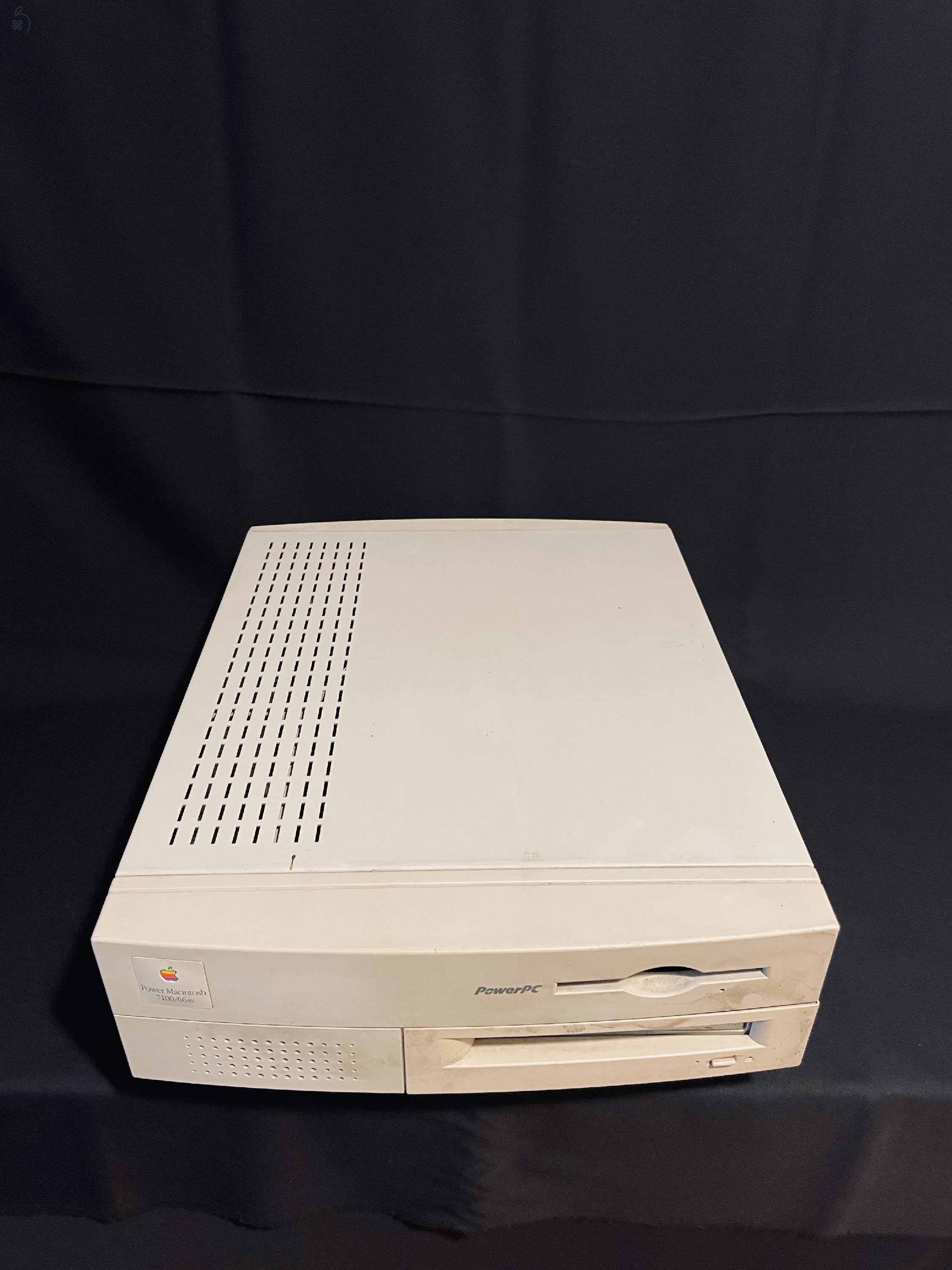 Power Macintosh7100/66av + apple multiple scan display 17
