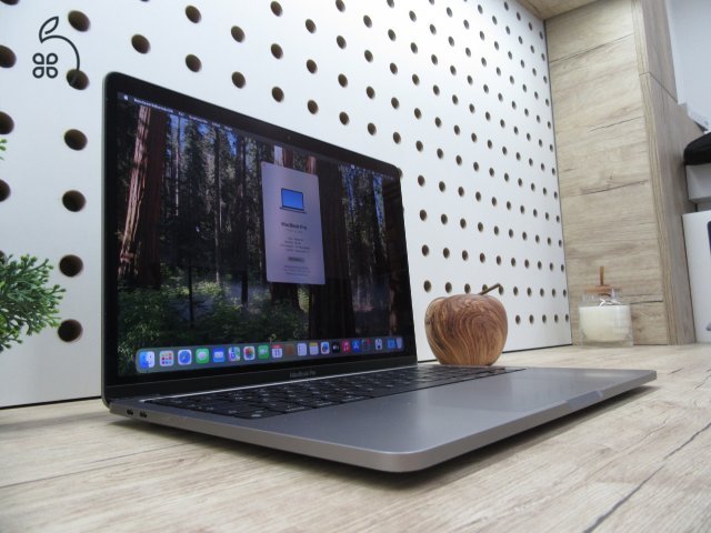 Apple Macbook Pro 13 M1 - 2020 - Használt, megkímélt