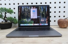 Apple Macbook Air 13 M2 - 2022 - Használt, karcmentes