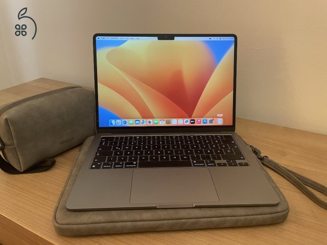 Macbook Air 13” M2 asztroszürke