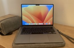 Macbook Air 13” M2 asztroszürke